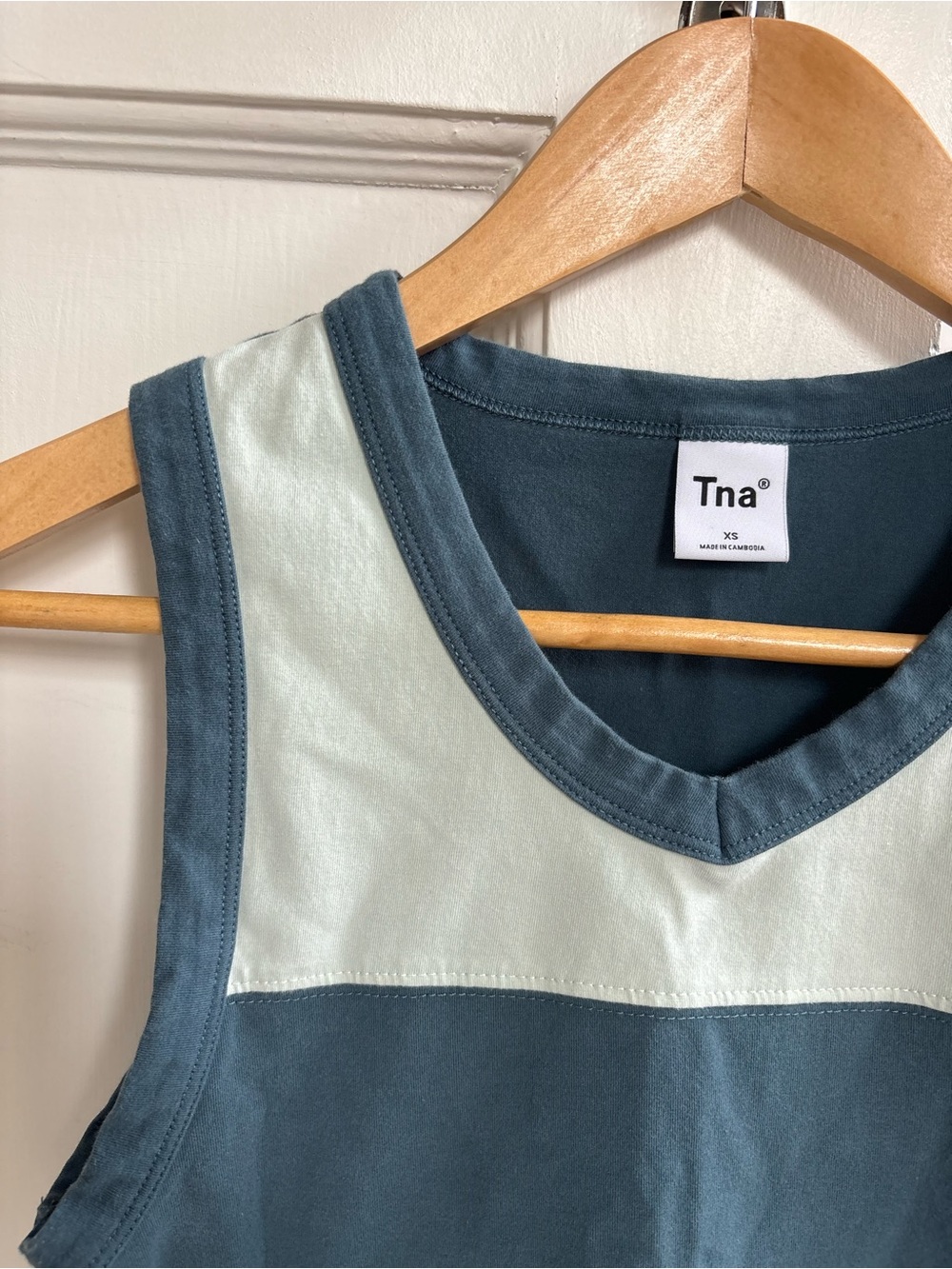 TNA Colorblock V-Neck Tank - Teal & Mint - Picture 2 of 4